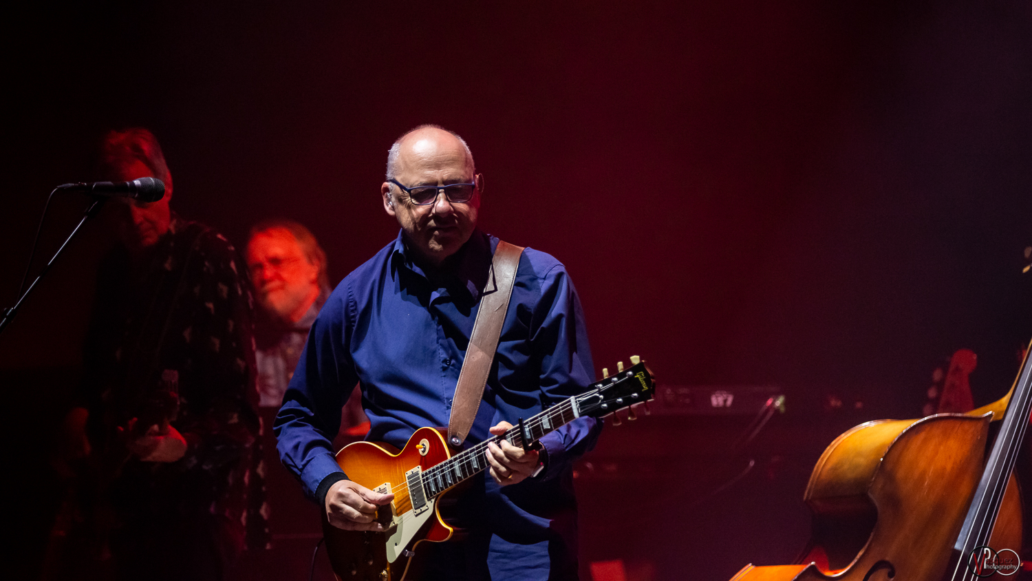 Mark Knopfler Performs for a Sold-Out Old National Centre