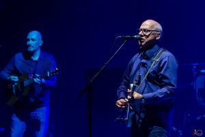 Mark Knopfler Performs for a Sold-Out Old National Centre